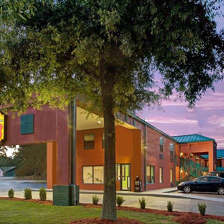 Super 8 By Wyndham Gainesville Extérieur photo