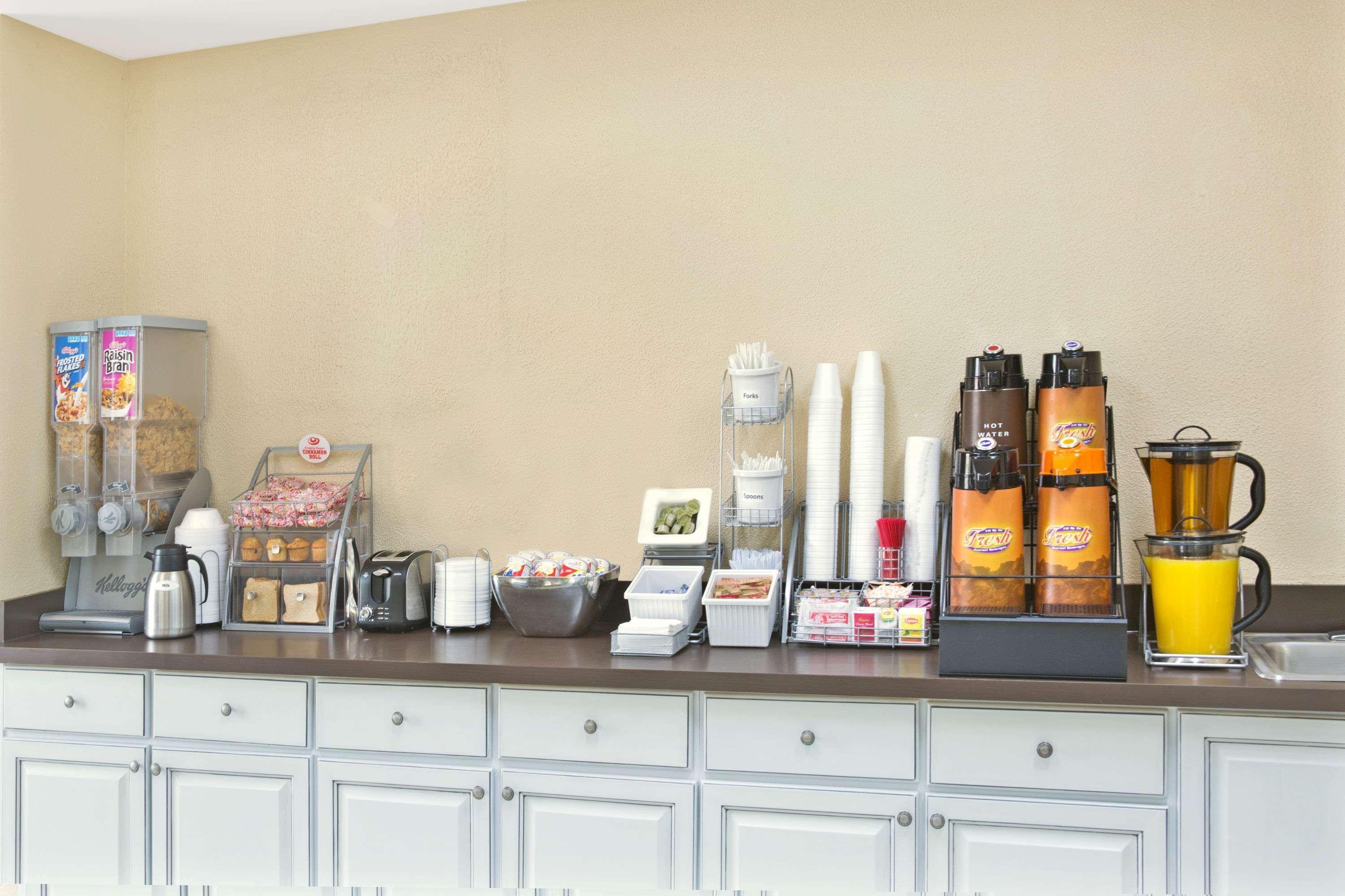 Super 8 By Wyndham Gainesville Extérieur photo