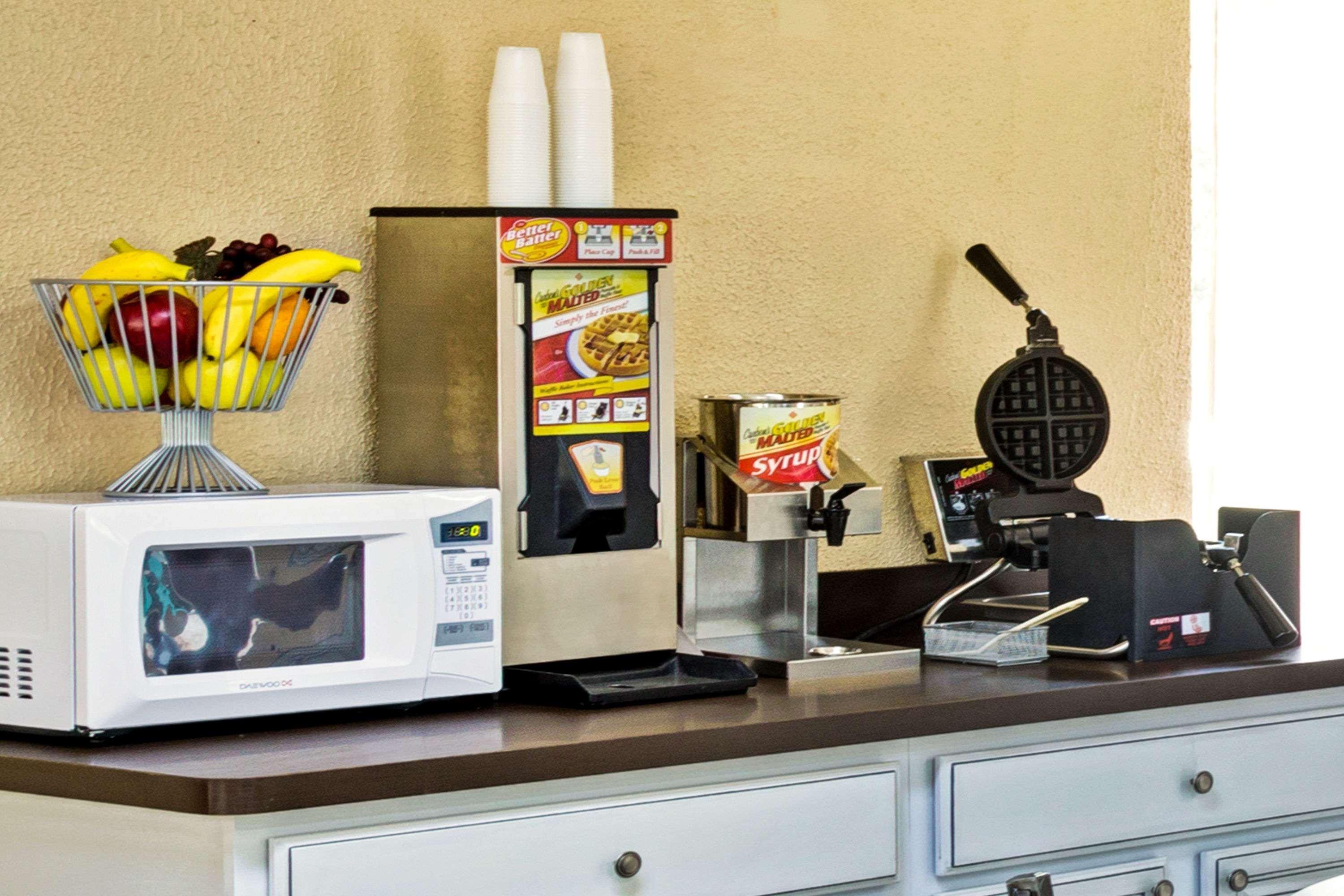 Super 8 By Wyndham Gainesville Extérieur photo