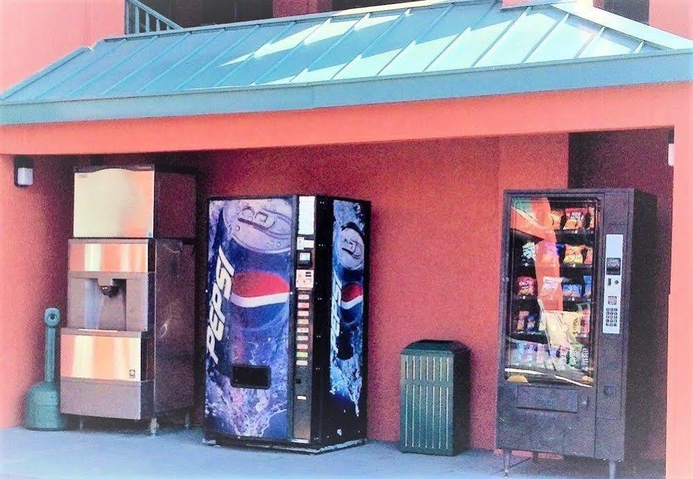 Super 8 By Wyndham Gainesville Extérieur photo